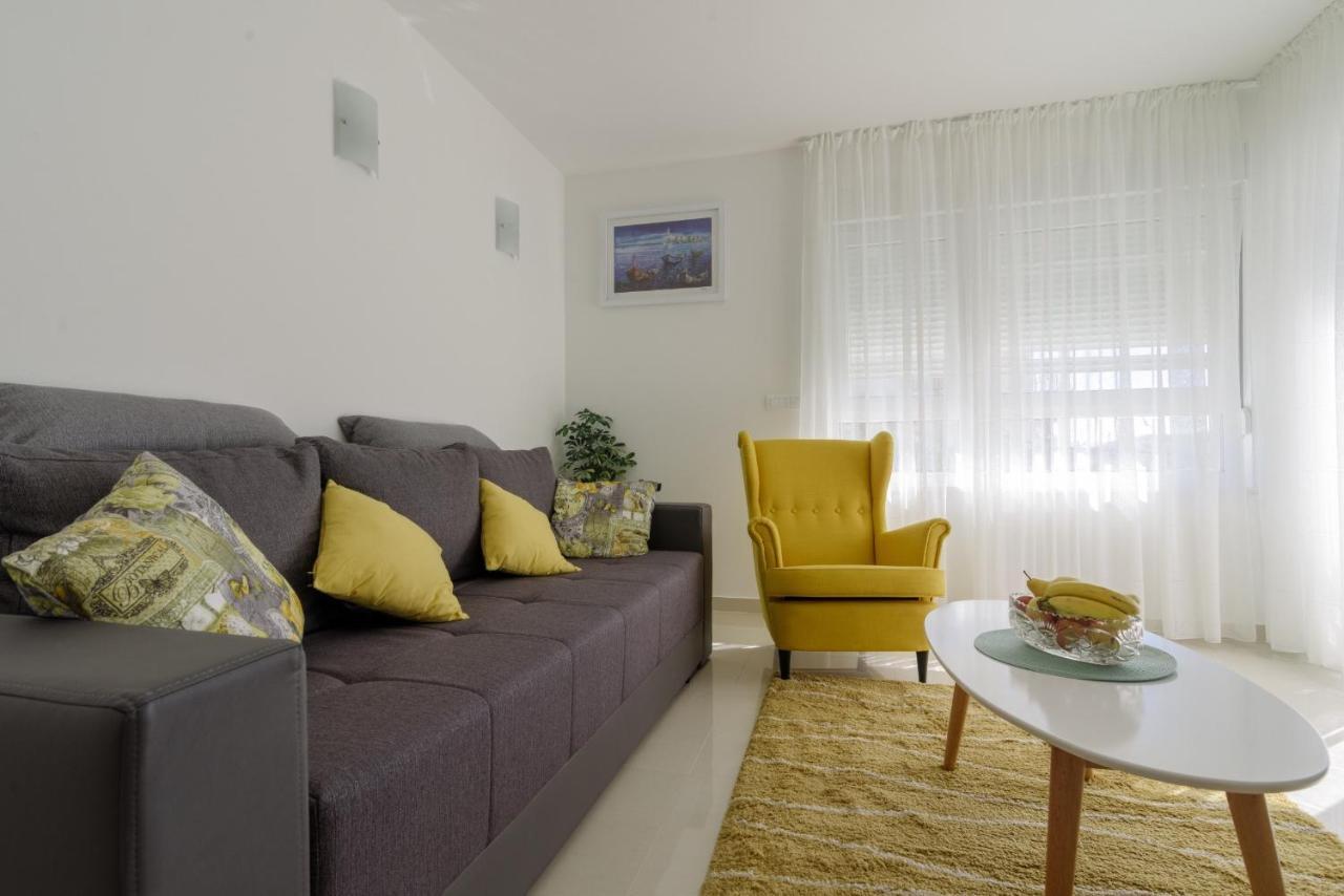 Apartment S-7 *